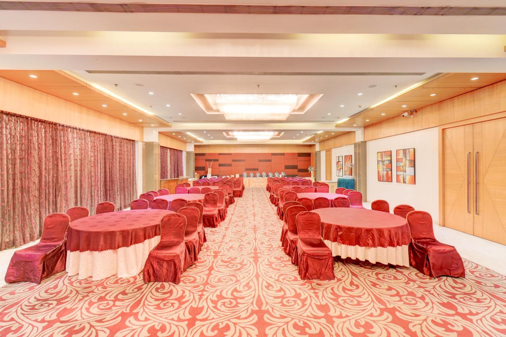 The Ssk Solitaire Hotel & Banquets Nashik Esterno foto