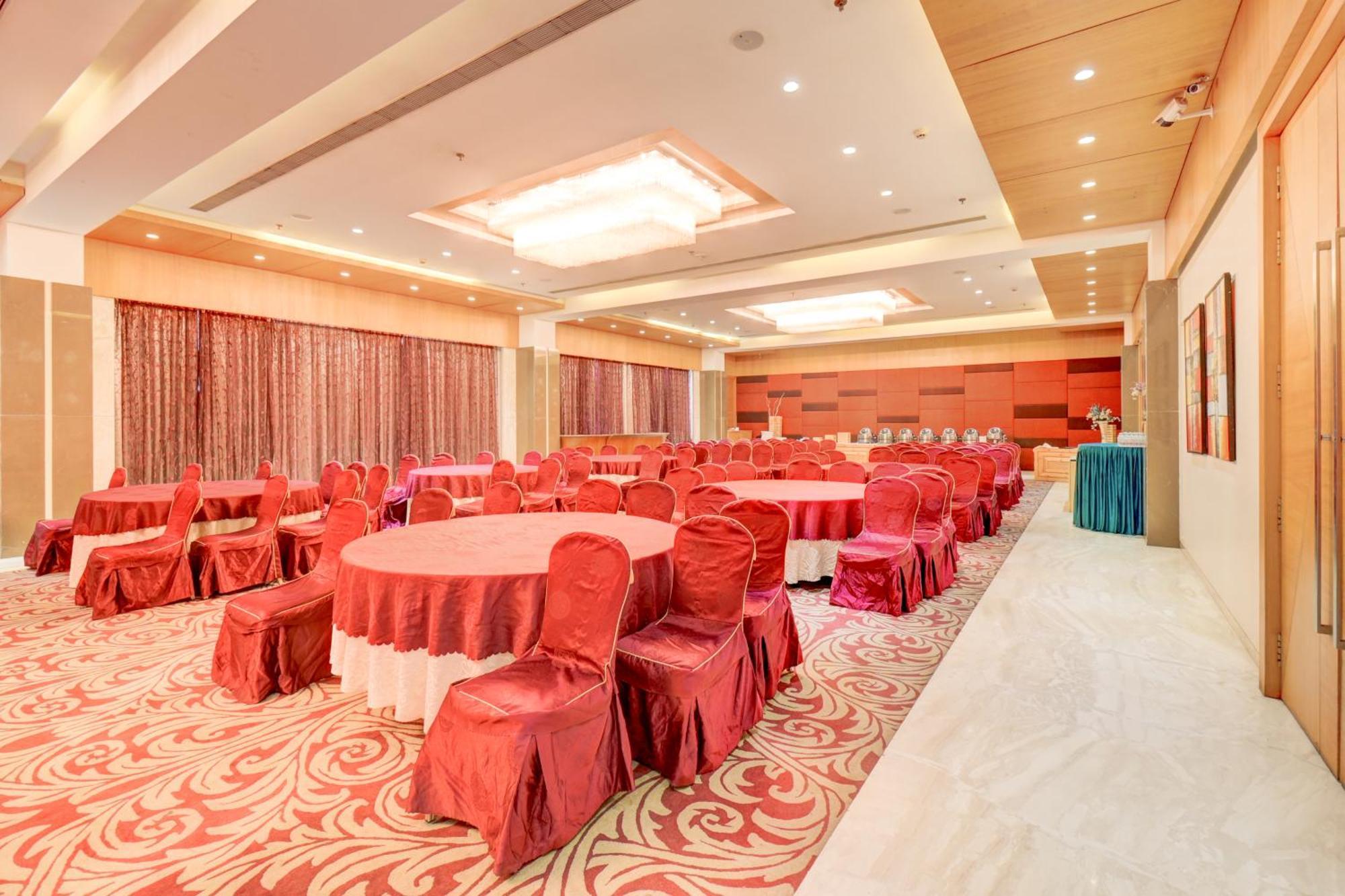 The Ssk Solitaire Hotel & Banquets Nashik Esterno foto